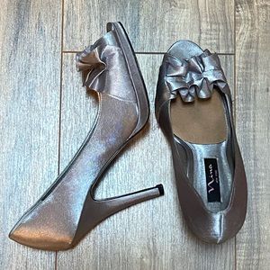 Nina Silver Heels, size 8